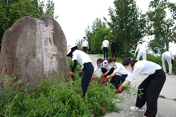 “助力鄉(xiāng)村振興，踐行艱苦奮斗” 將新員工黨性教育活動(dòng)搬到對(duì)口幫扶村2.jpg